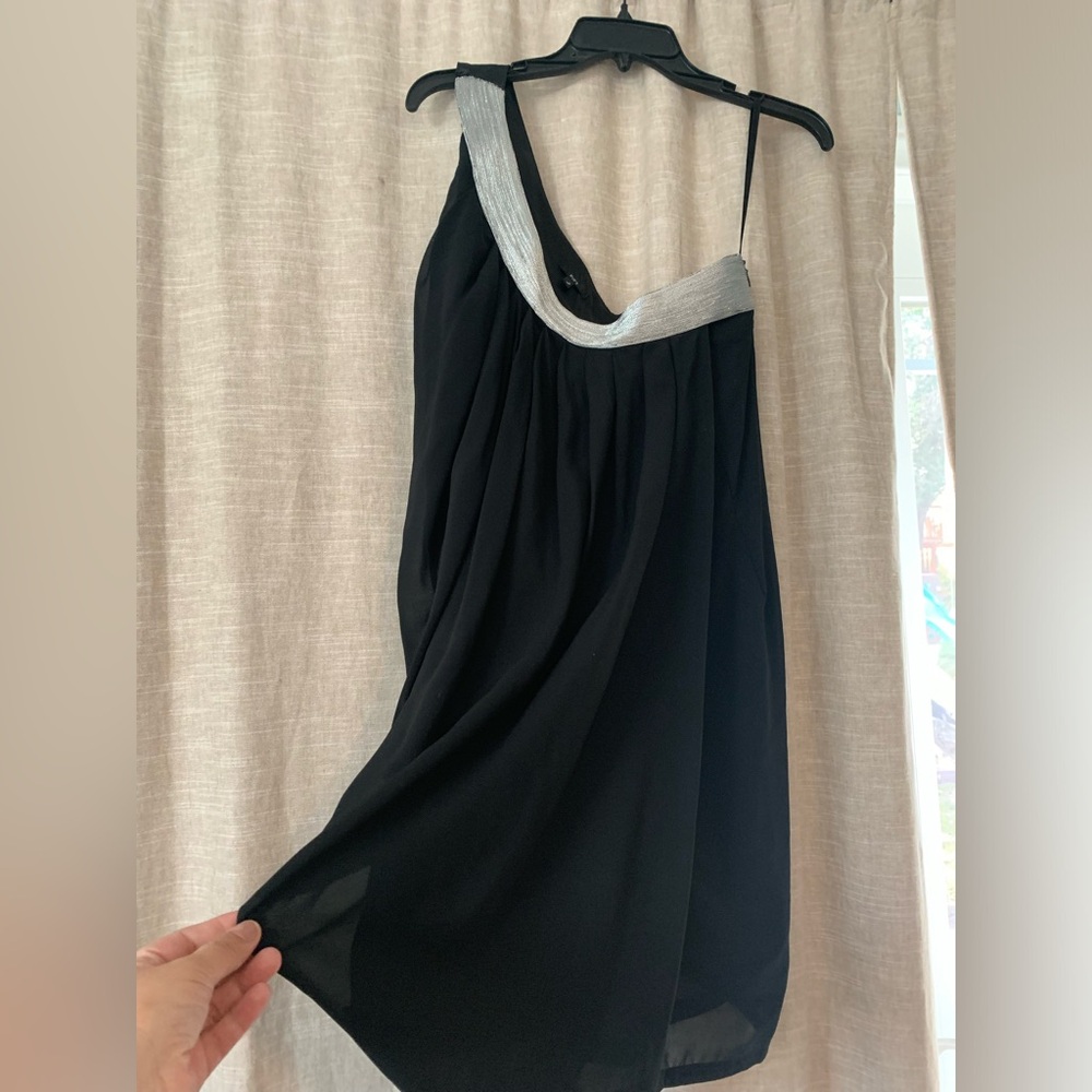 Beautiful and comfortable dress. Ready for a holiday party
